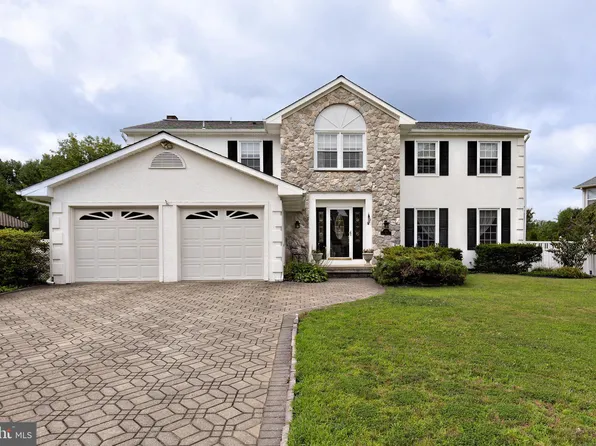 109 Rabbit Run Rd, Sewell, NJ 08080