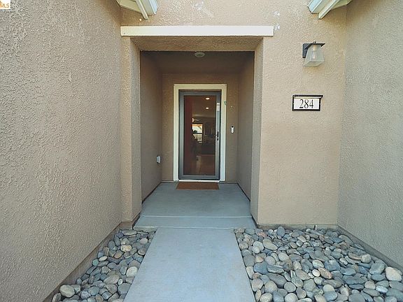 2nd image of 284 Zion Canyon Ct