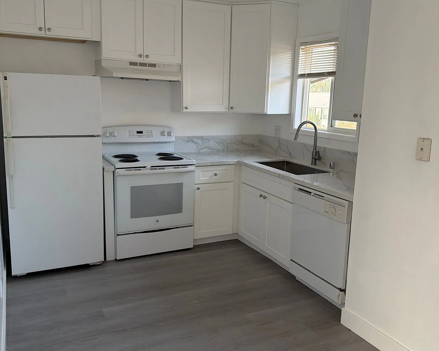2205 15th Ave — Photo 2