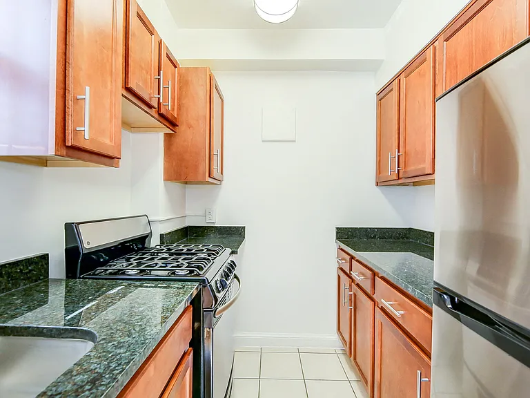 2800 Woodley Rd — Photo 3