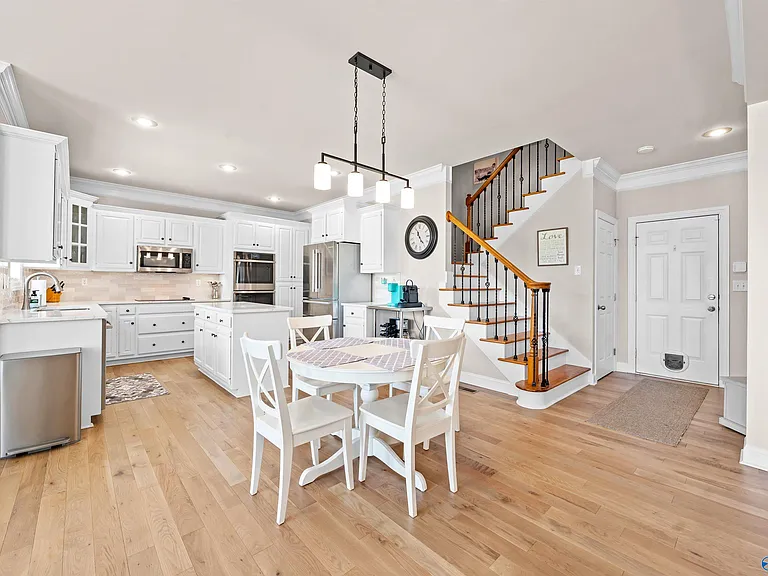 103 Wickerberry Ln — Photo 12