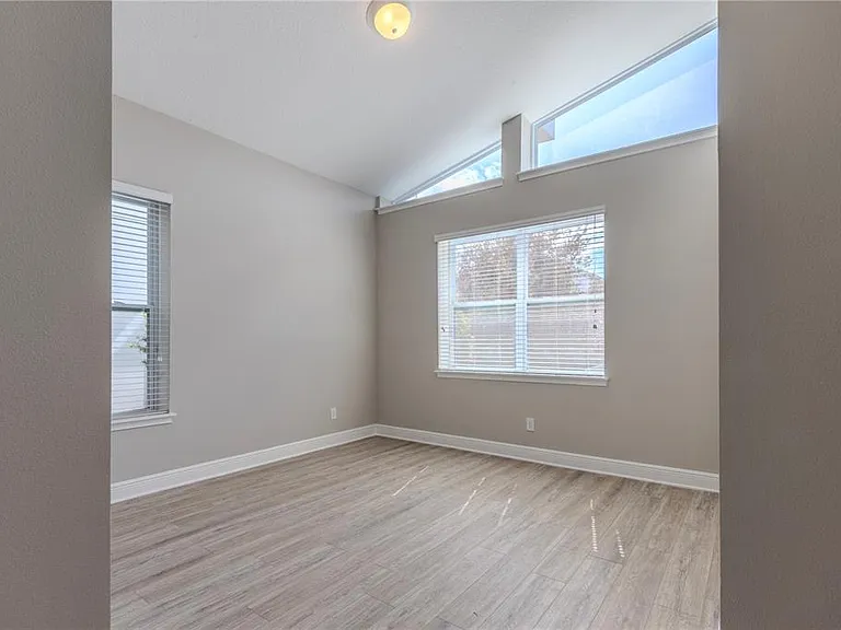 9233 Smithies St — Photo 17
