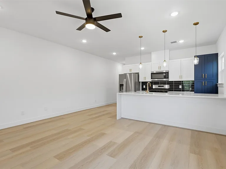 5921 Mountwood St #B — Photo 4