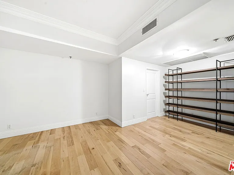 10660 Wilshire Blvd #805 — Photo 31