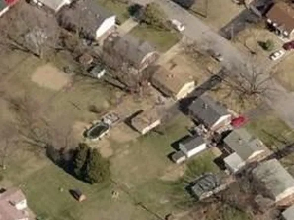 1235 Saint Mark Dr, Florissant, MO 63031