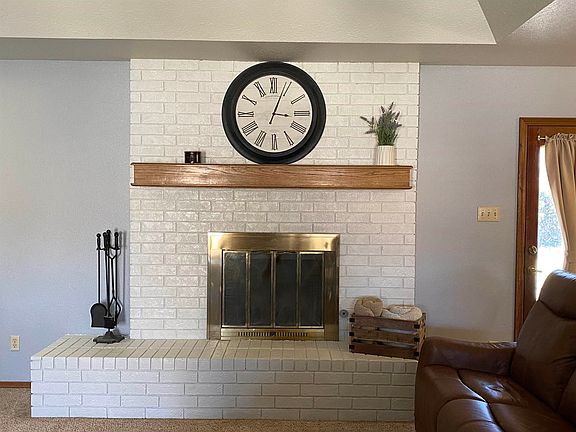 5th image of 3011 N Elm Ave