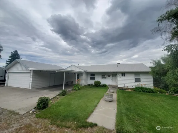 976 3rd Avenue N, Okanogan, WA 98840