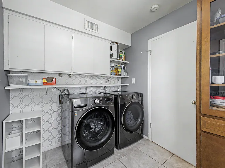 1958 E Laguna Dr — Photo 17