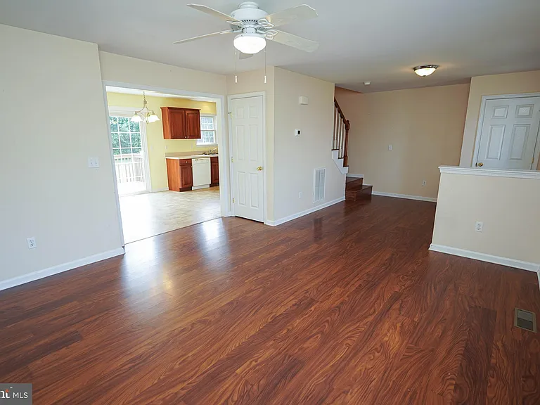 1331 Aspen Dr — Photo 23