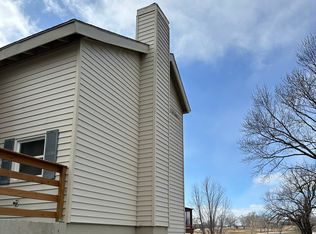 2129 Quail Creek Dr, Lawrence, KS 66047