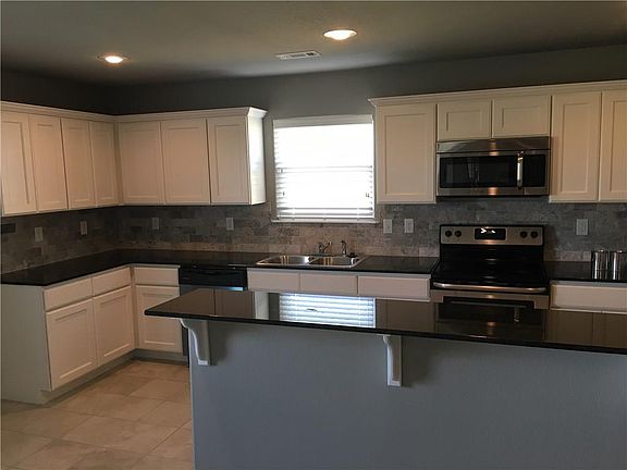 3rd image of 2412 Elmwood Ave