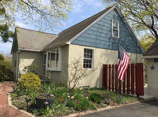 3070 Middle Creek Rd, Gilbertsville, PA 19525