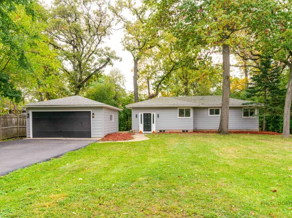 1208 Quassey Ave, Lake Bluff, IL 60044