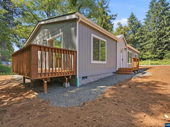 620 N Wayside Loop, Otis, OR 97368