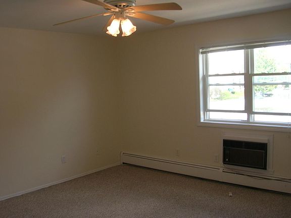 2nd image of 29 Hoyt St APT A7