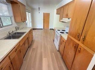 11930 Bow Ln, Redding, CA 96003