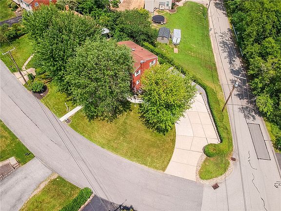3rd image of 400 Cherrywood Dr