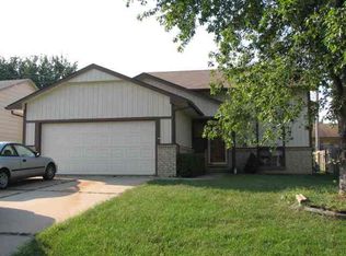 47 Huntington Rd, Augusta, KS 67010