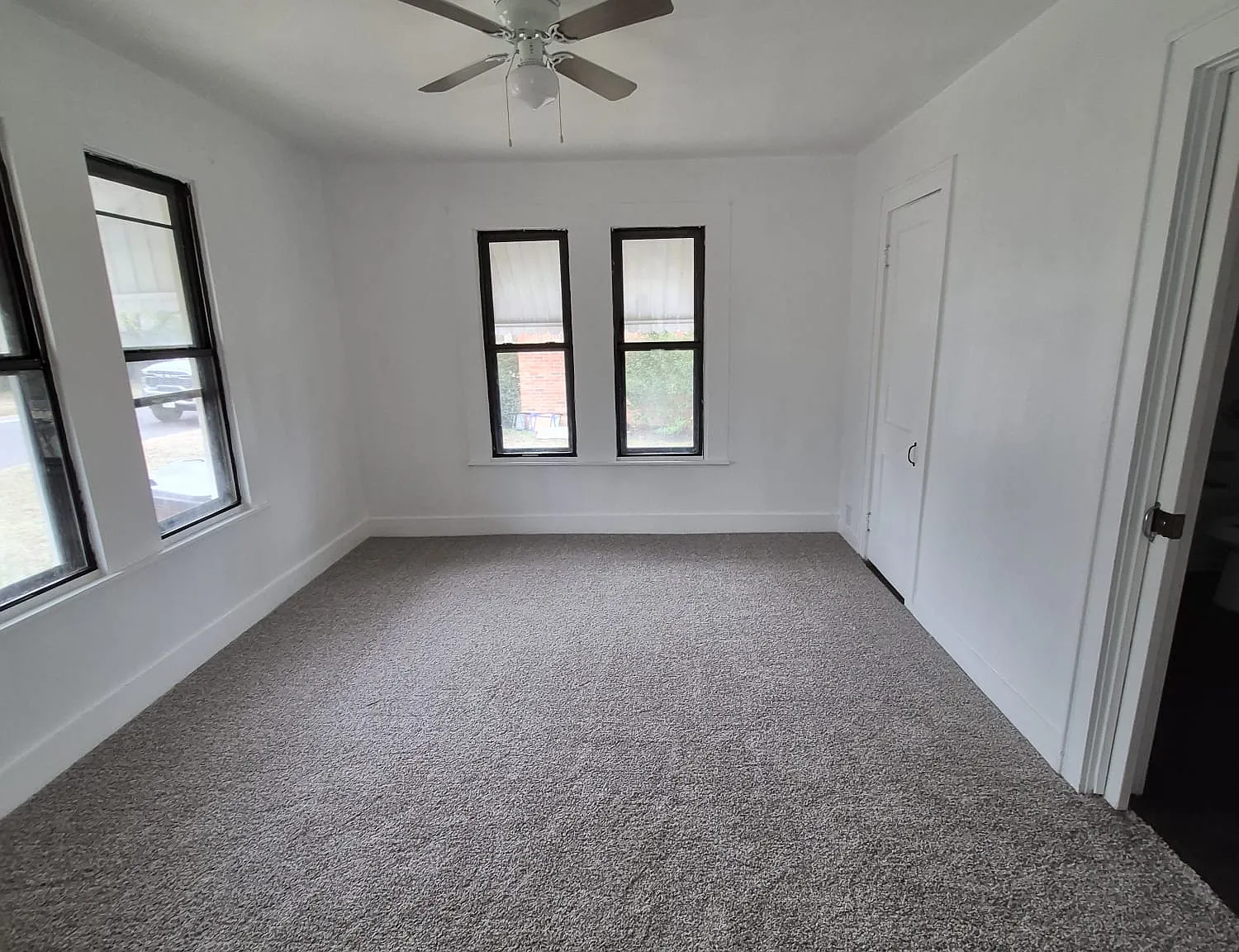 3 bed, 1436 sqft, $1,500 — Photo 2