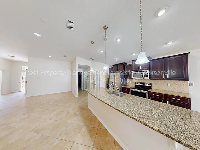 630 Glendale Ln — Photo 11