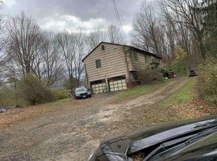 135 E Village Rd, Shelton, CT 06484