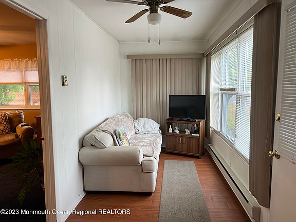 5th image of 240 Columbine Avenue #B