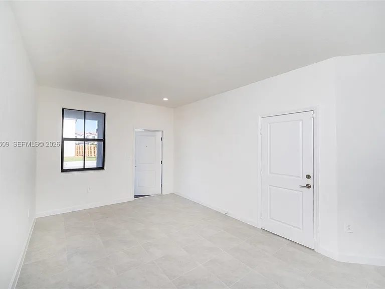 11932 SW 246th Ln — Photo 2