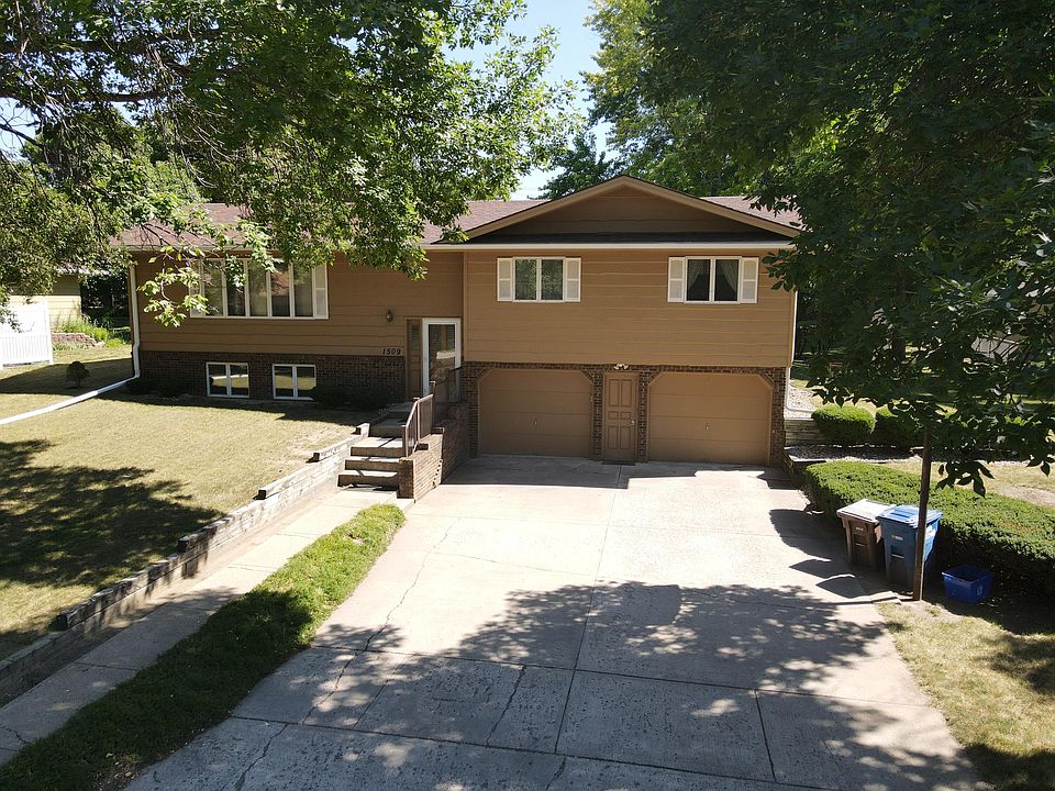 1st image of 1509 W Hanson Ave