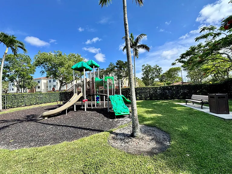 9857 Baywinds Dr #9210 — Photo 42