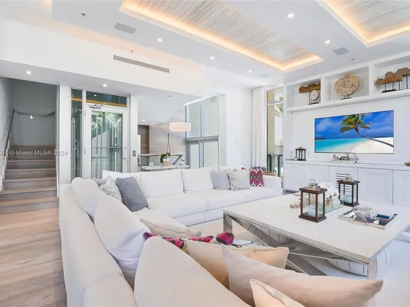9501 Collins Ave #Townhouse 1, Miami Beach, FL 33154