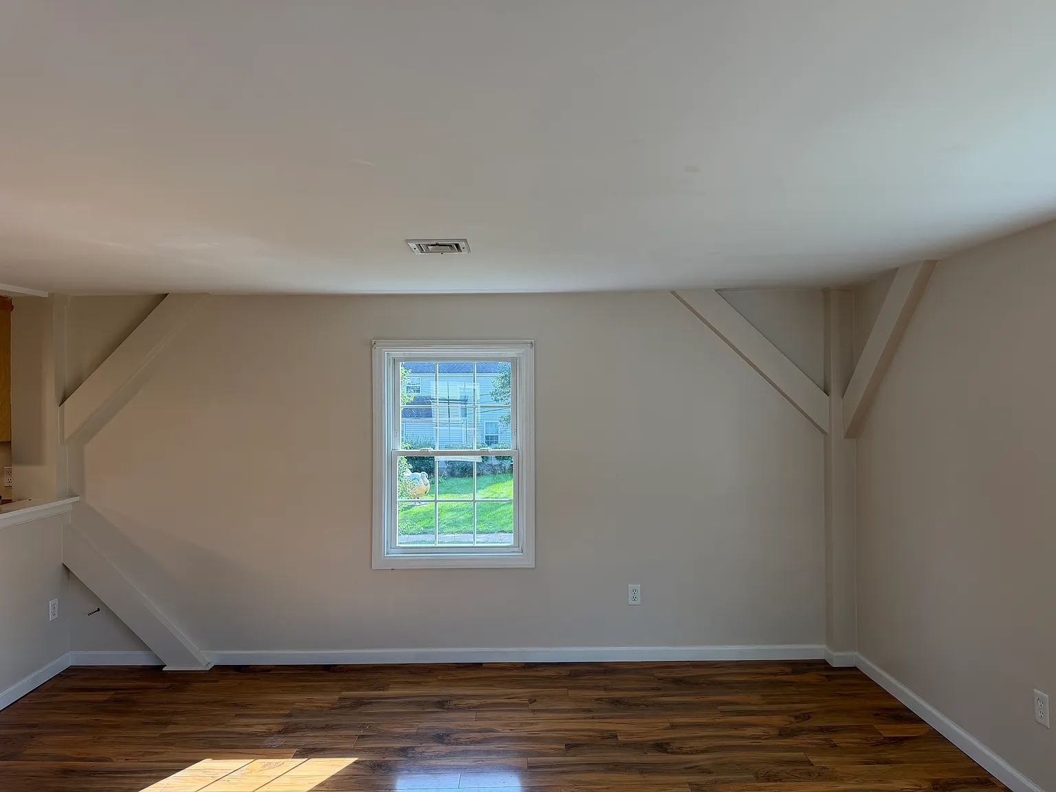 1 bed, 800 sqft, $1,550 — Photo 2
