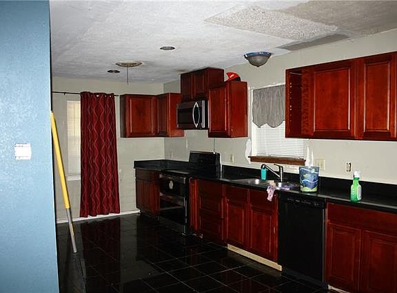 3rd image of 512 Lincolnshire Dr