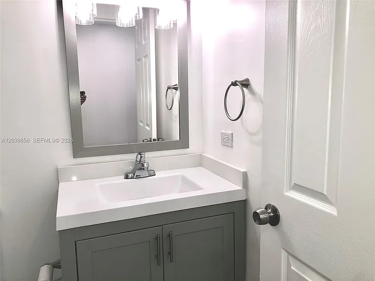 905 Brickell Bay Dr #2029 — Photo 30