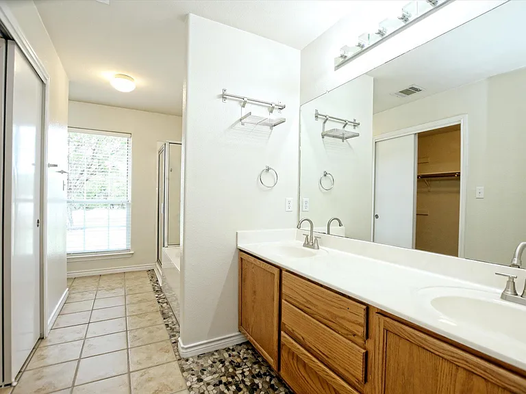 20601 Camel Back St — Photo 17