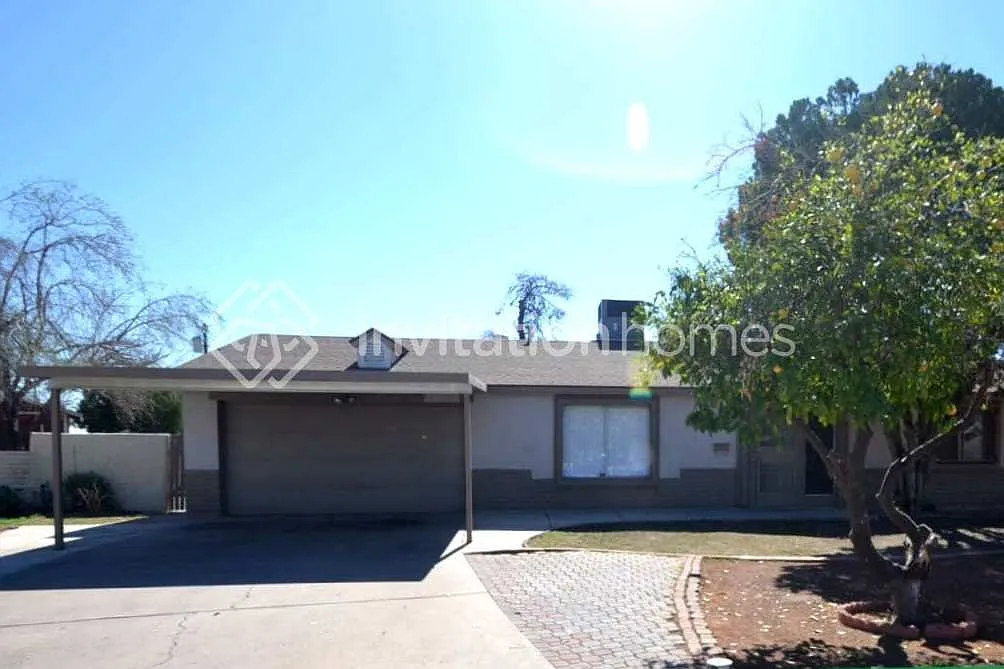 4153 N 63rd Dr Phoenix, AZ 85033 — Photo 1