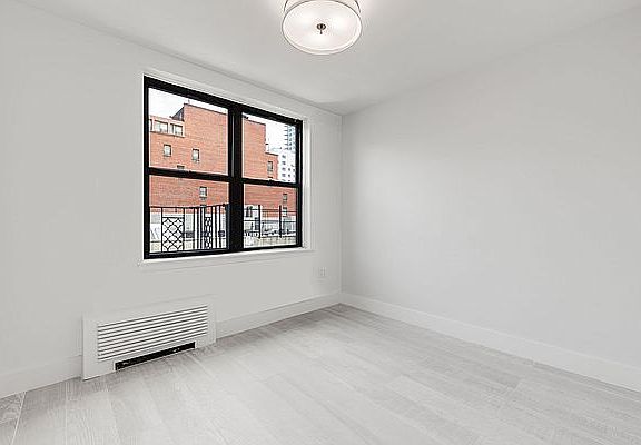 4th image of 442 E 75th St APT 1B