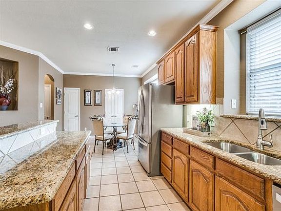 4th image of 5909 Desperado Dr