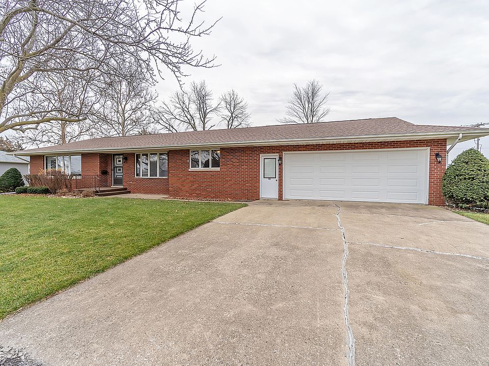 1st image of 405 E Goldenrod Dr