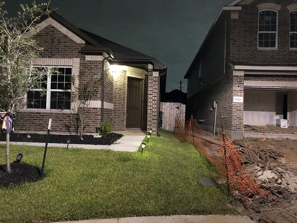 2nd image of 11919 Ruby Summers Rd