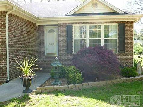 1st image of 210 Sherwood Dr