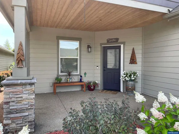 2149 SE Magnolia Ave, Dallas, OR 97338