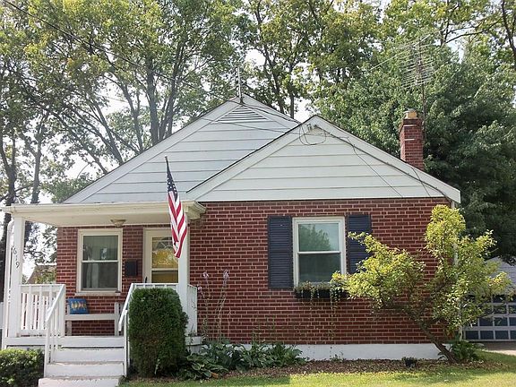 2nd image of 1619 Marilyn Ln