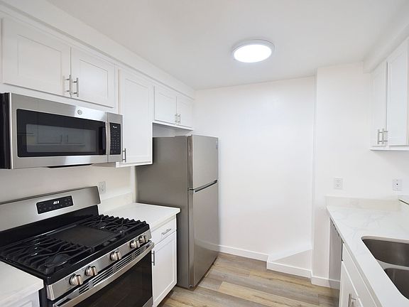 5th image of 15520 Foothill Blvd #59