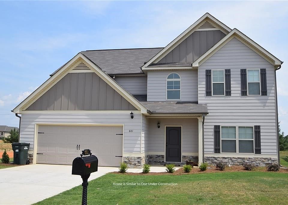 2nd image of 1409 Southwick Ln