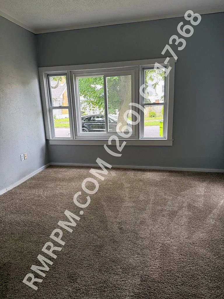 641 Byron St. Huntington - 1 — Photo 3