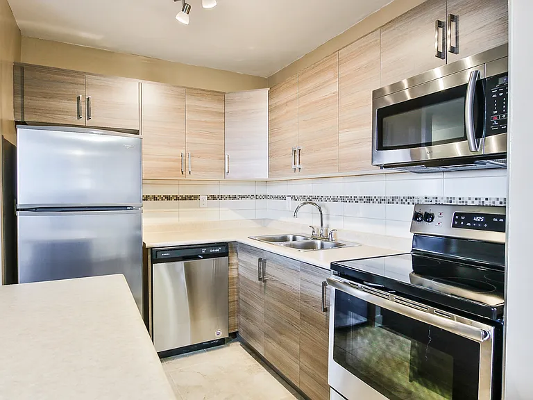 1785 Bloor St — Photo 13