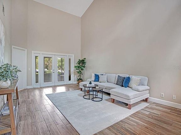 4th image of 604 CHESTNUT OAK CIRCLE #106