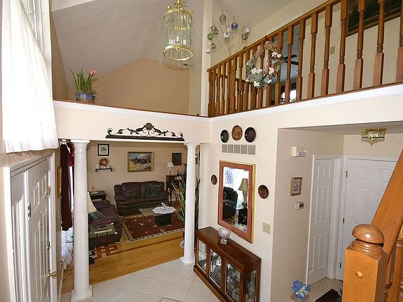 3rd image of 3393 Woodside Dr
