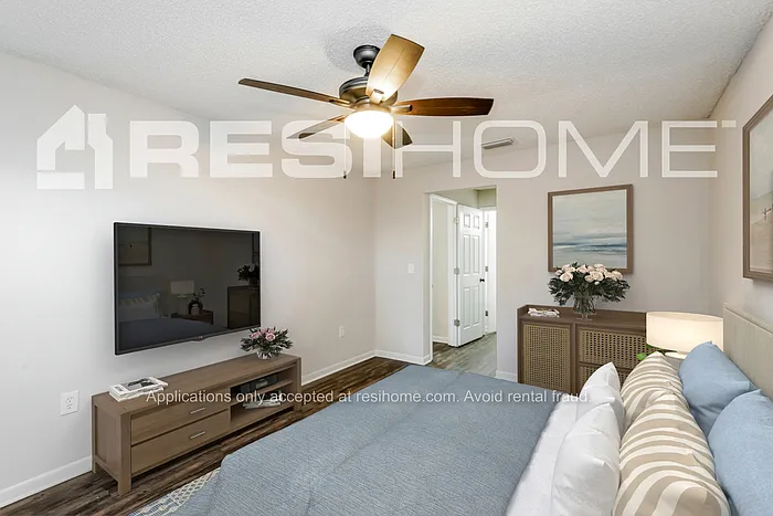 5547 Southgrove Dr — Photo 9