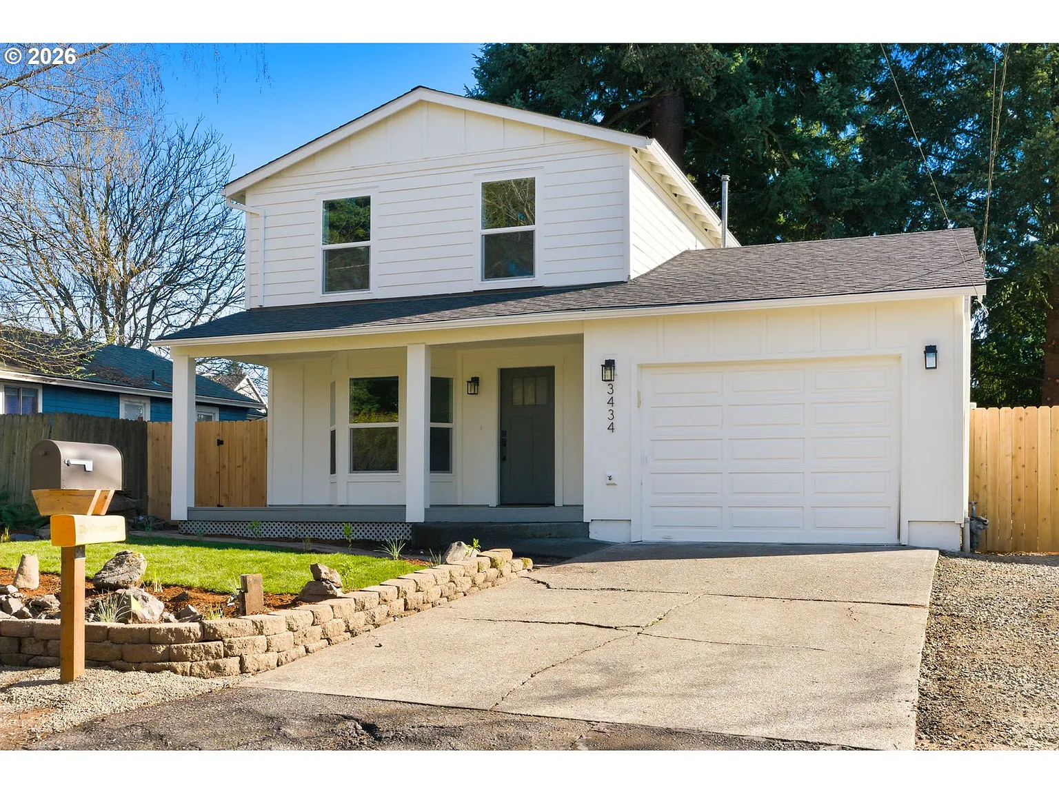 3434 SE Rockwood St photo 1